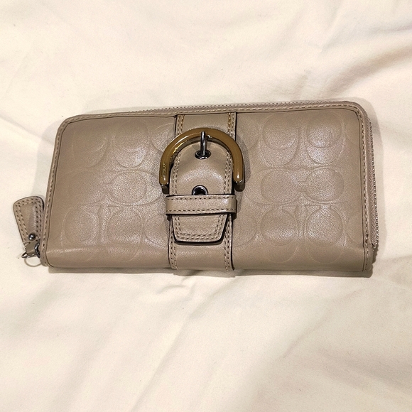 Coach Campbell long wallet 8" x 4", as pictured, buckled Soho,  EUC - Picture 1 of 3